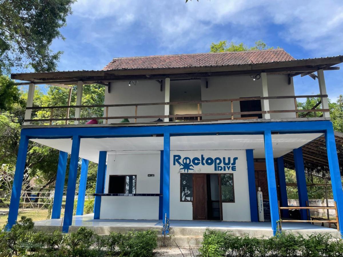 Blue Emocean Dive Resort Moyo Island Exterior foto