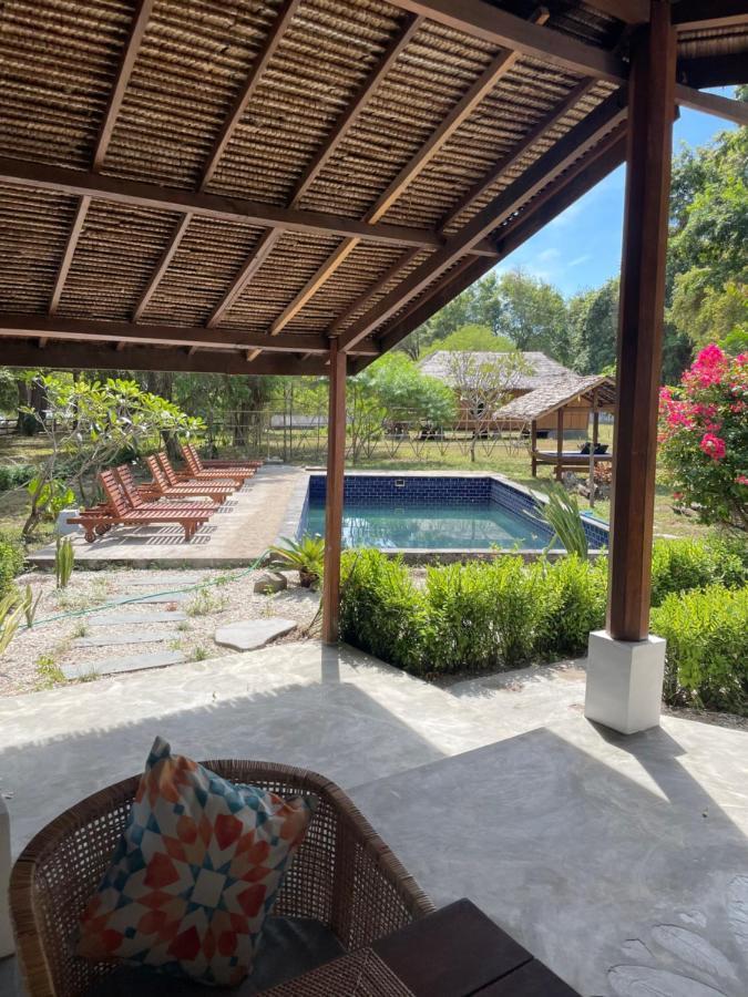 Blue Emocean Dive Resort Moyo Island Exterior foto